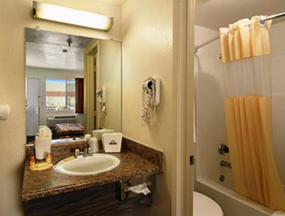 Room image 5