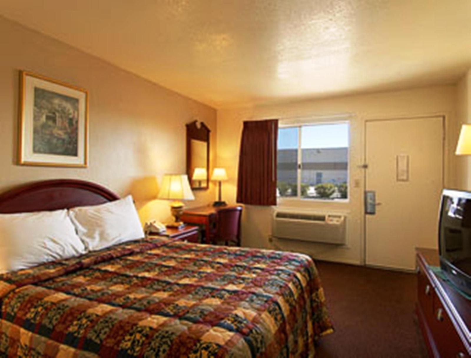 Room image 3