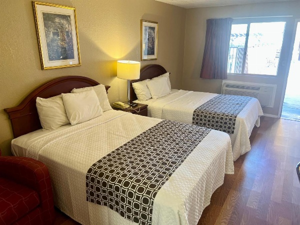 Park Avenue Inn & Suites image 4